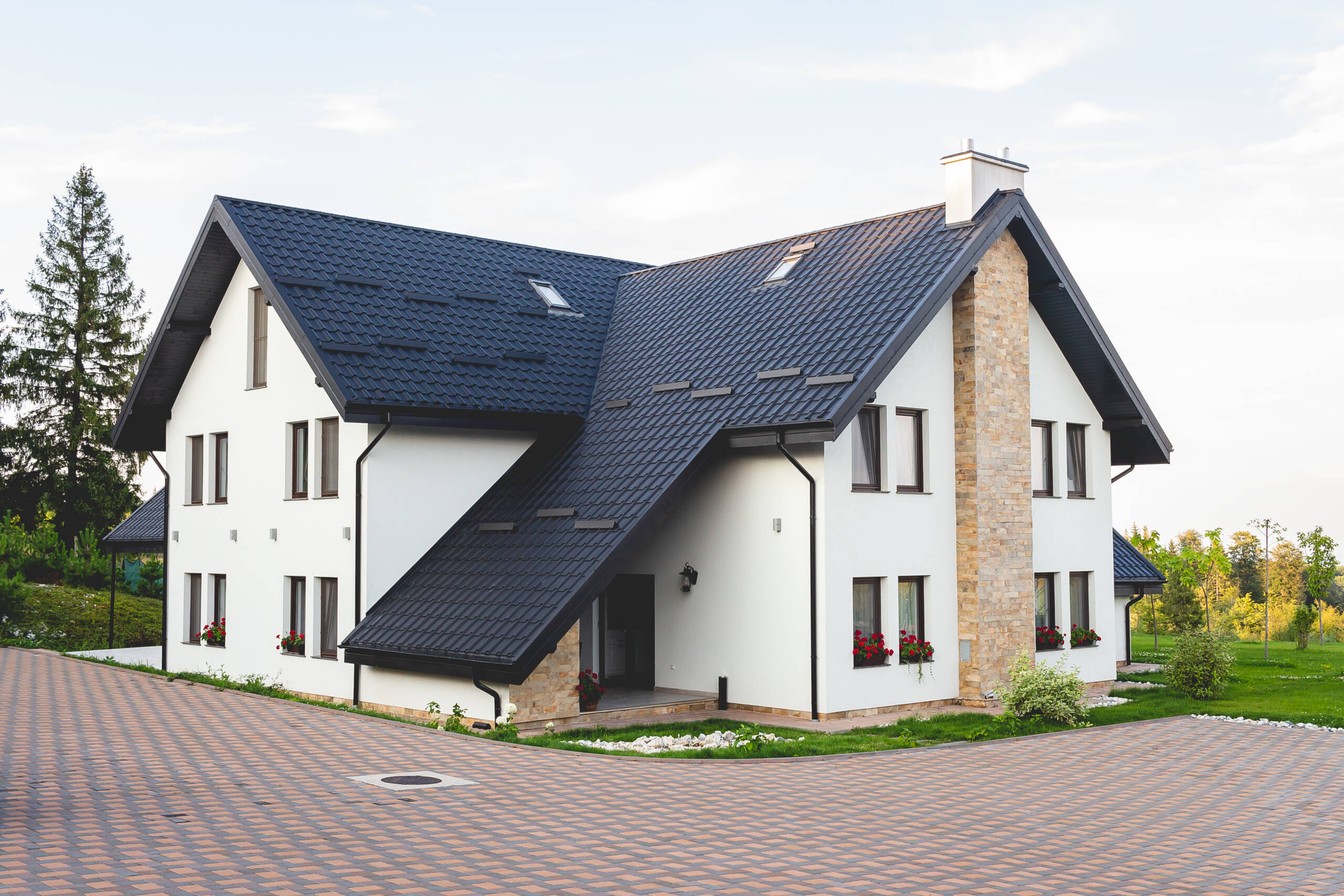 Atakum Lüks Villa Boyalı Trapez Sac Çatı Projesi – 350 m²