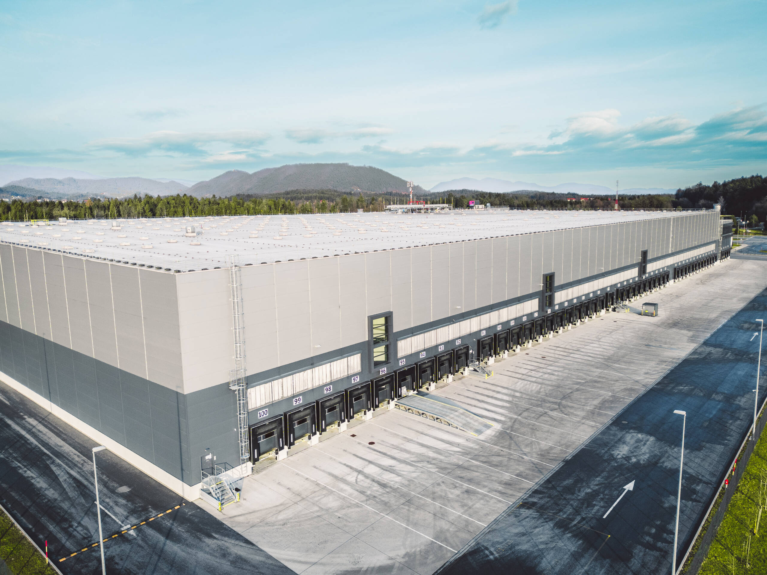 Bafra Endüstriyel Depo Çatı Kaplama Projesi – 2.400 m² Trapez Sac